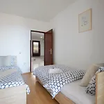 House Ingrid Apartment