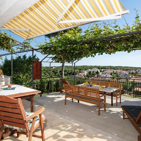 House Ingrid * פולה