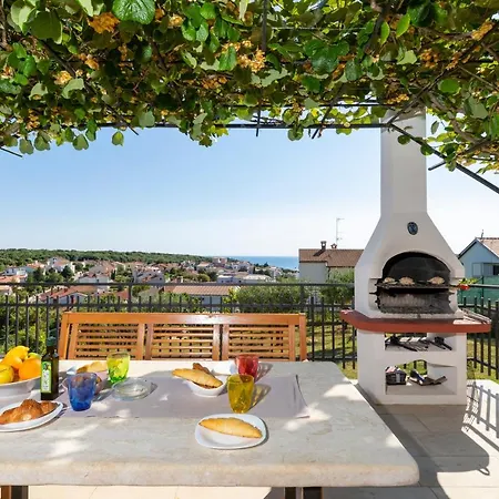 Apartament House Ingrid Pula