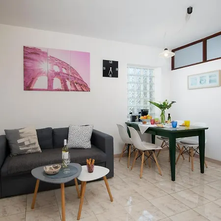 House Ingrid Apartman
