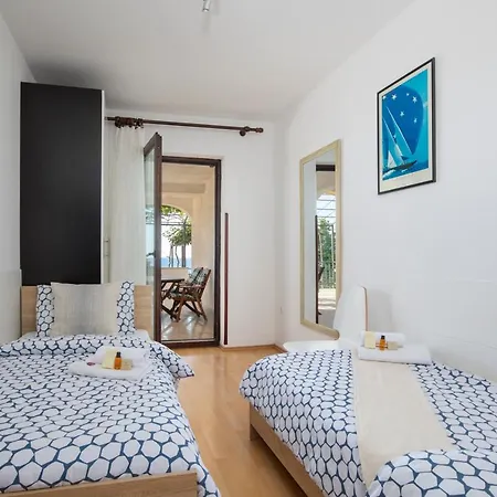 Apartman House Ingrid *