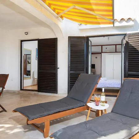 House Ingrid Apartman