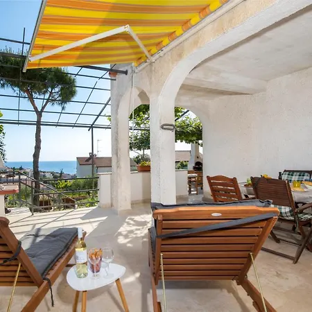 Apartament House Ingrid Pula