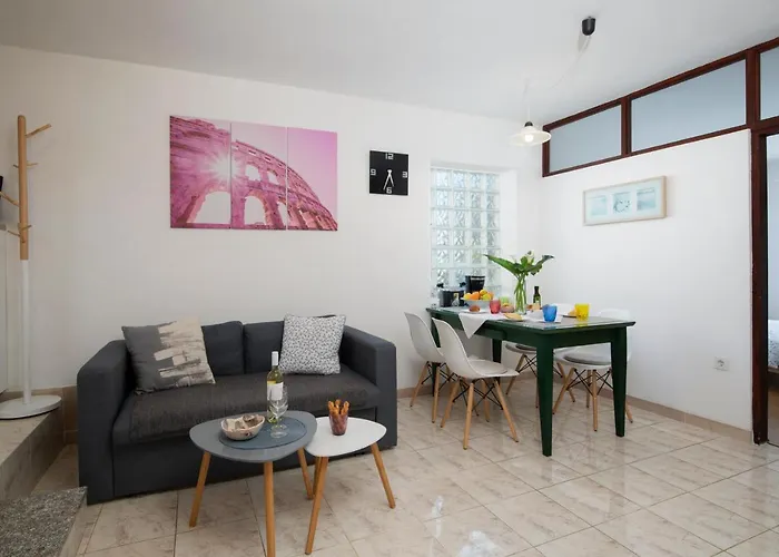 House Ingrid Апартаменты