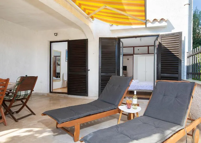 House Ingrid Апартаменты