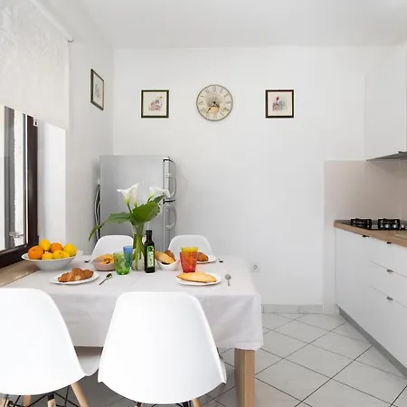 House Ingrid Daire *